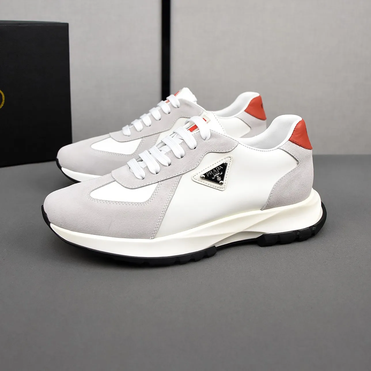 PP500🍒🍒🍒【PRADA】The upper is made of first-layer cowhide, sheepskin lining, and ultra-light soft elastic PU outsole. Men's size 38-44 (just choose according to your usual wearing size).